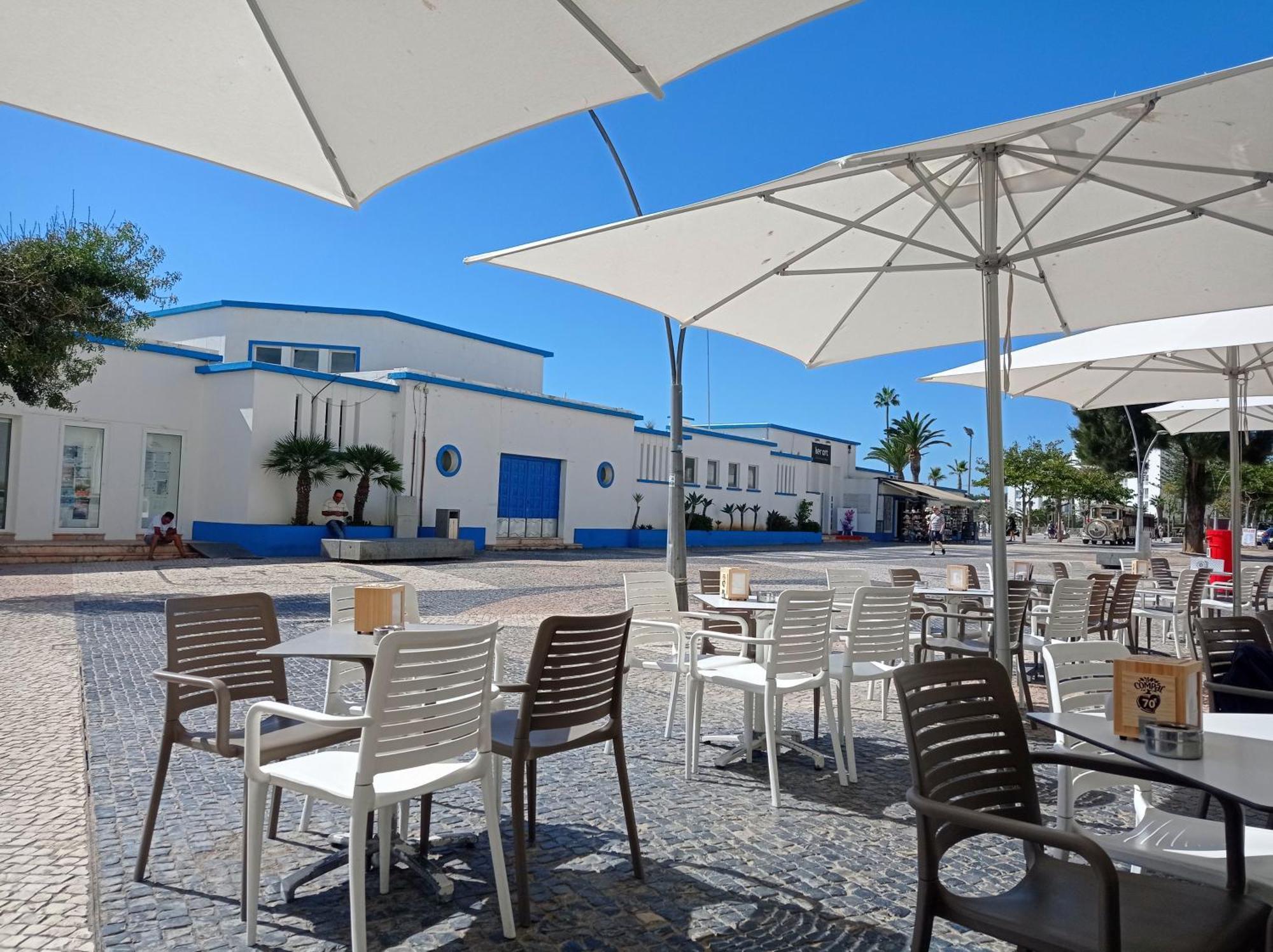 Casino Blu: 50M To Beach, In Town Center Armacao de Pera Exterior photo